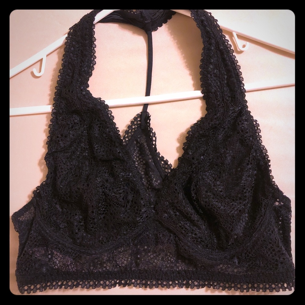 NWT VICTORIA SECRET BRALETTE SIZE MEDIUM